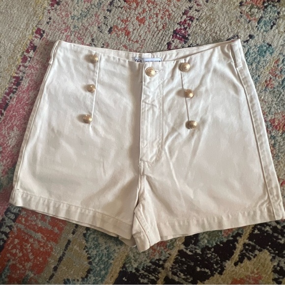 Bloggers Favorite Zara Denim Shorts with Golden Buttons size 10 - Picture 2 of 4